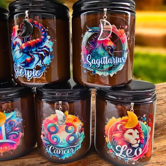 Zodiac Crystal Candle ✦ Soy Wax ✦ Hidden Crystal & Moon Necklace ✦ Wooden Wick - Picture 8 of 16